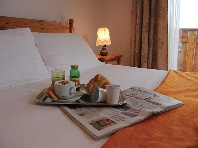Albergo Croce D'aune image