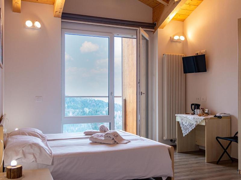 Albergo Croce D'aune image