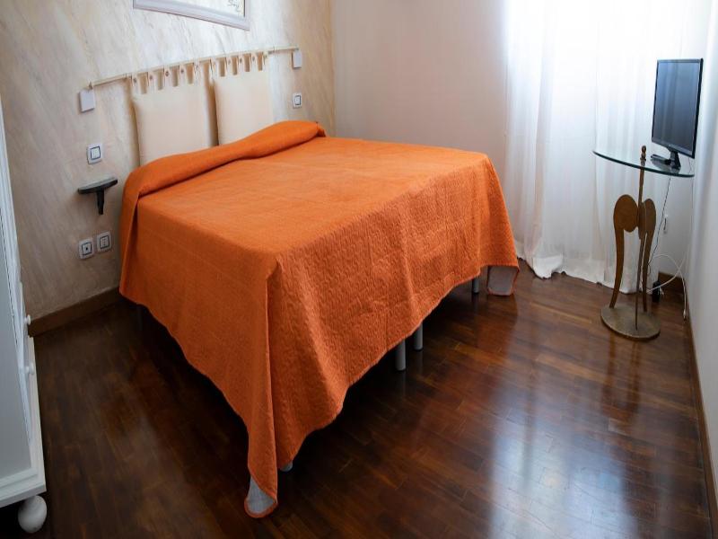 Looky Hotel image