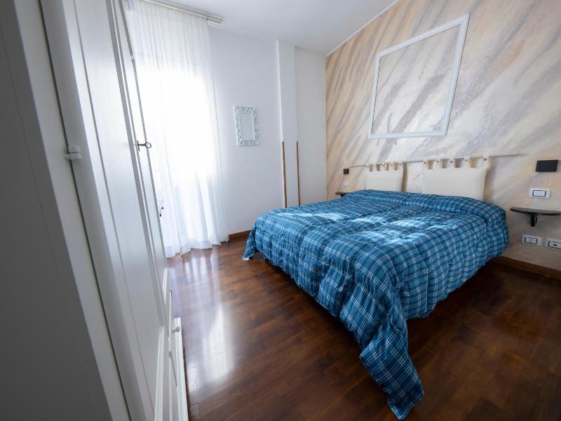 Looky Hotel image