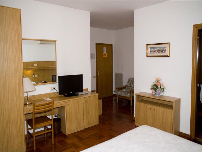 Hotel Ristorante Dotto image