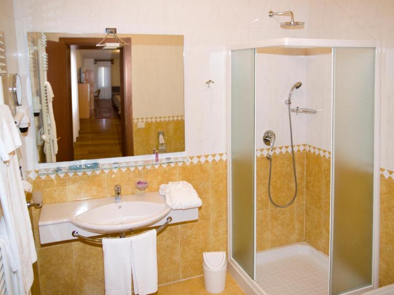 Hotel Ristorante Dotto image