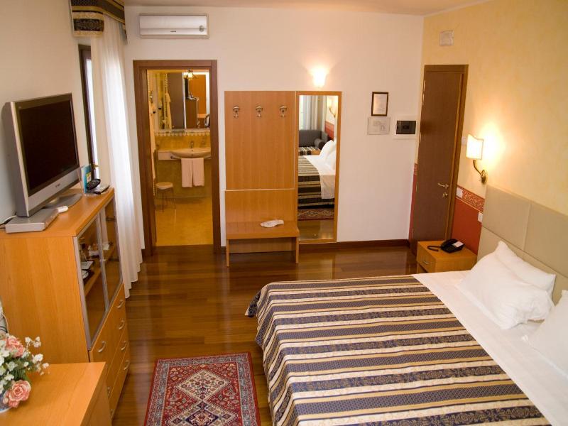 Hotel Ristorante Dotto image