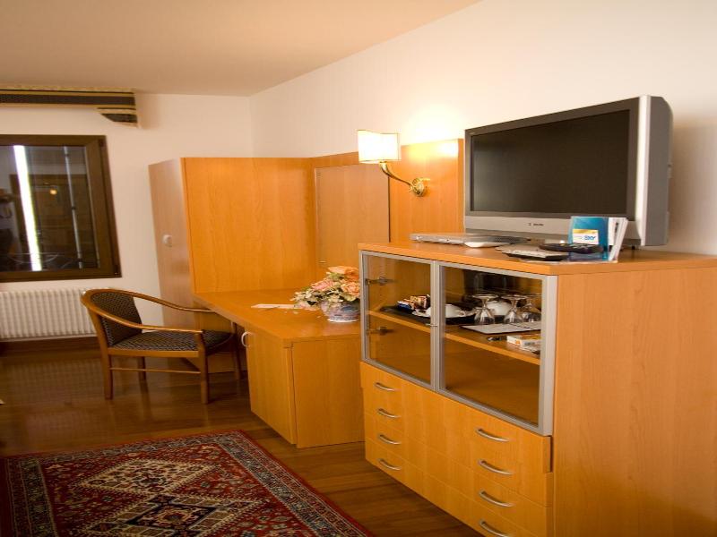 Hotel Ristorante Dotto image