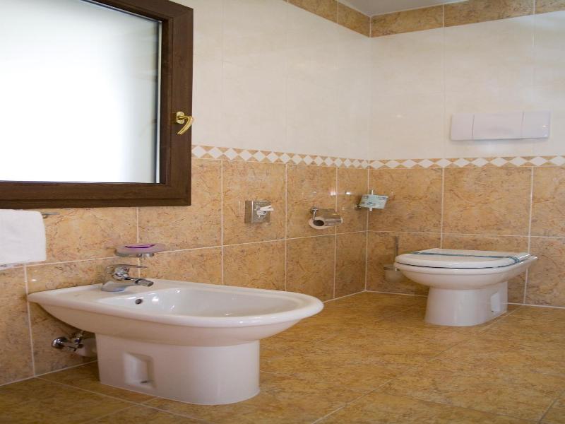 Hotel Ristorante Dotto image