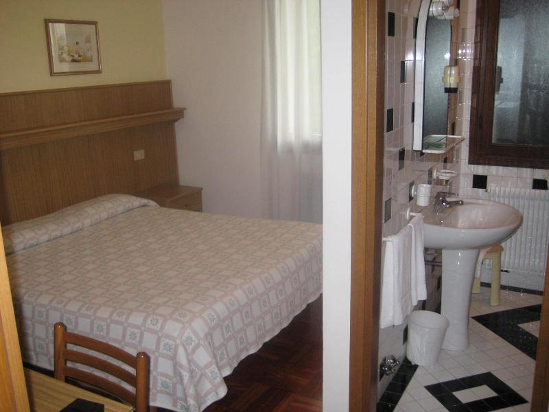 Hotel Ristorante Dotto image