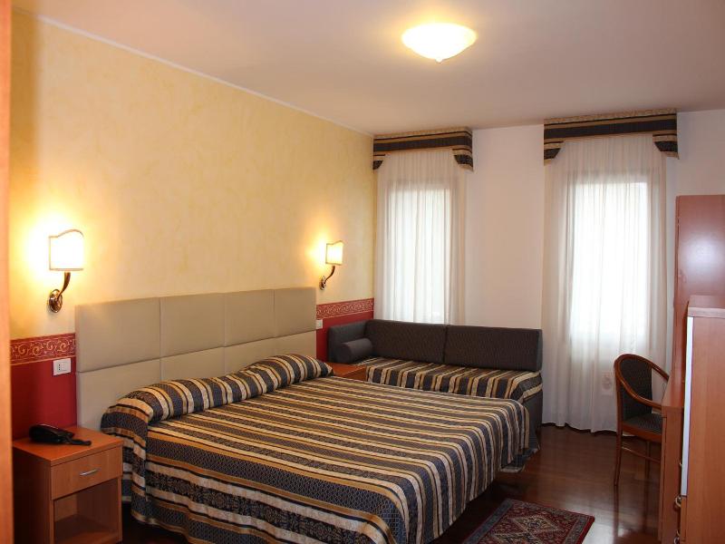 Hotel Ristorante Dotto image