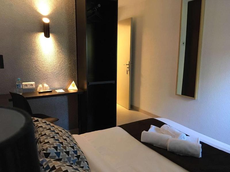 Brit Hotel Salon De Provence image
