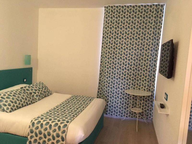 Brit Hotel Salon De Provence image