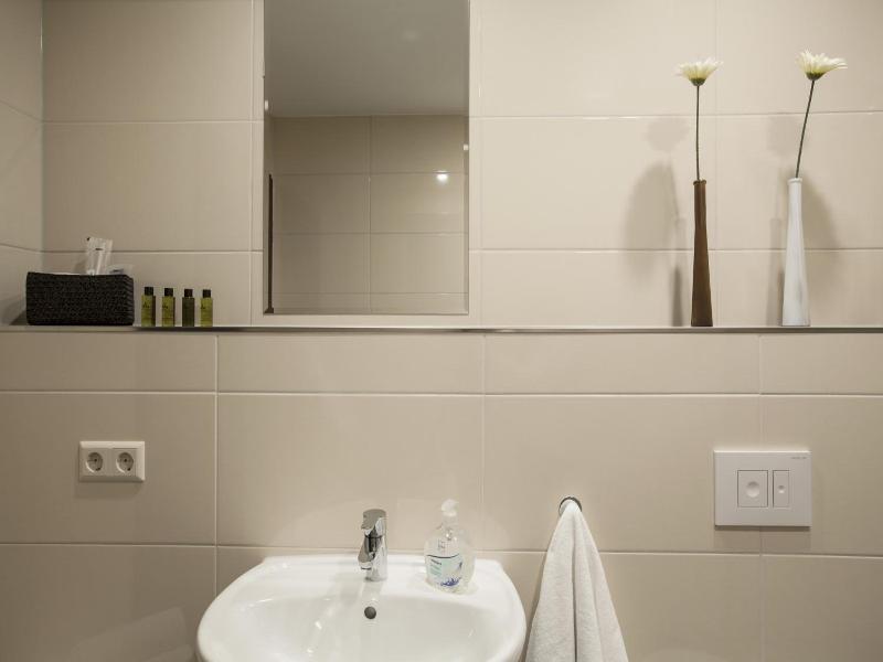 Aparthotel Deluxe image