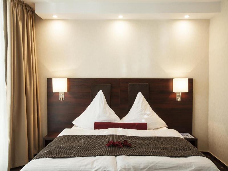 Aparthotel Deluxe image