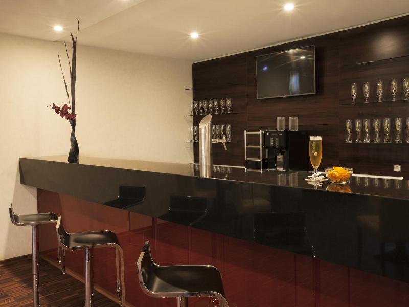 Aparthotel Deluxe image