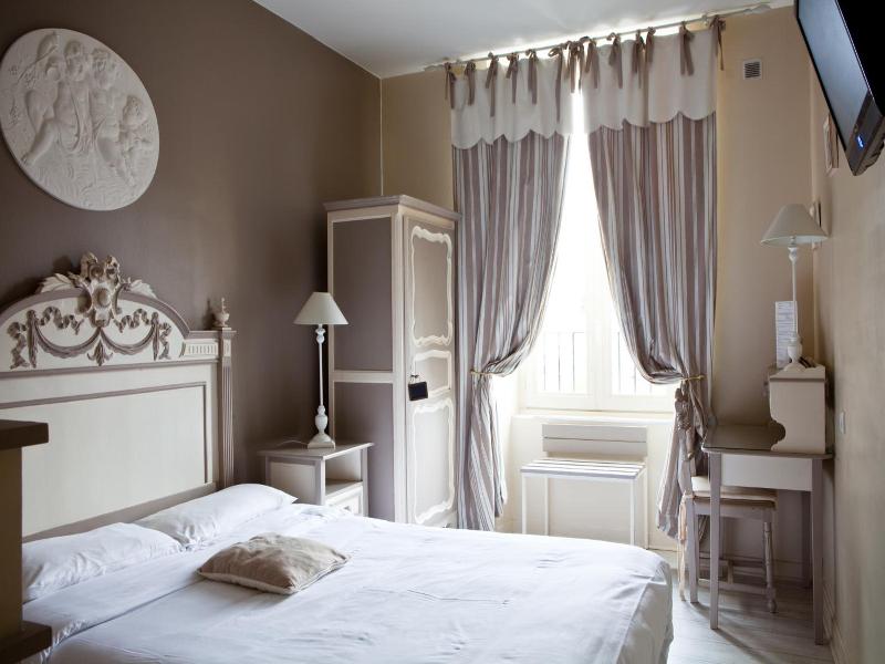 Hotel Abat Jour image