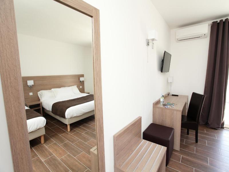 Hôtel Des Nacres image