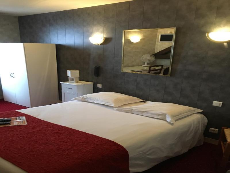 Hotel Du Rempart image