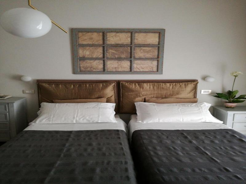 Balneum Boutique Hotel & B&b image