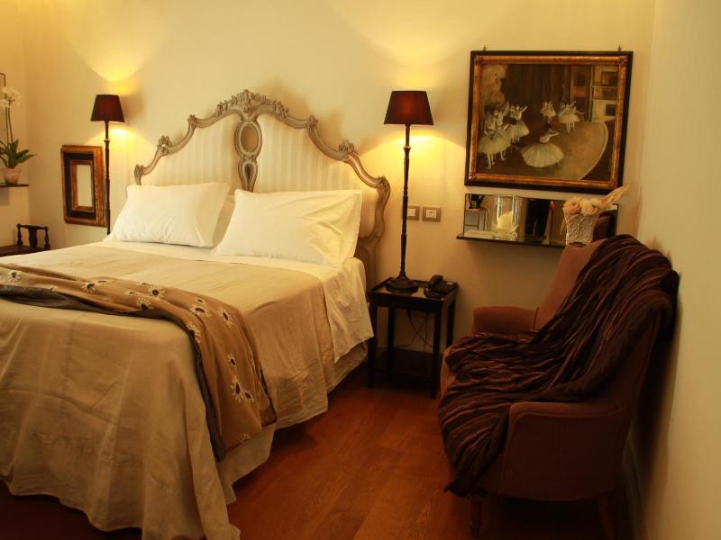 Balneum Boutique Hotel & B&b image