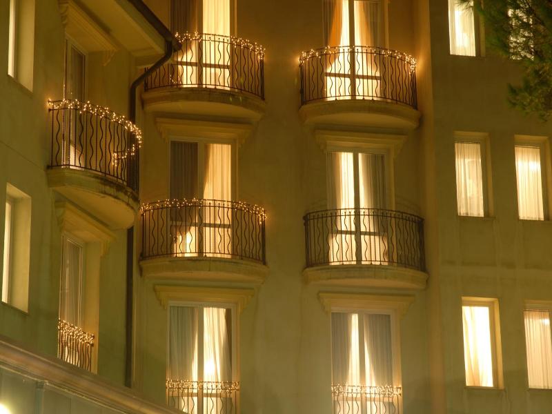 Balneum Boutique Hotel & B&b image