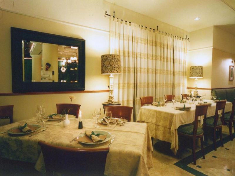 Balneum Boutique Hotel & B&b image