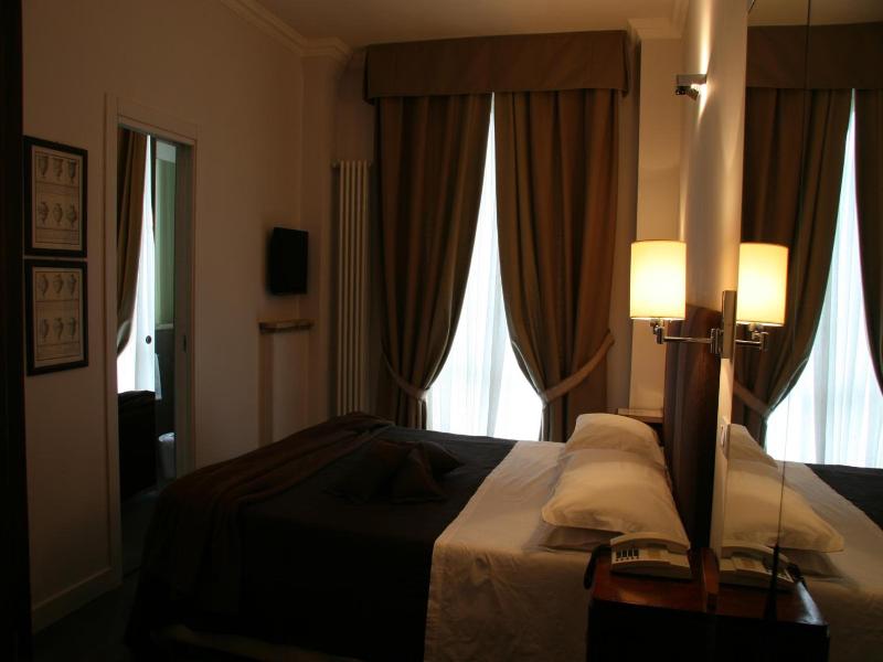 Balneum Boutique Hotel & B&b image