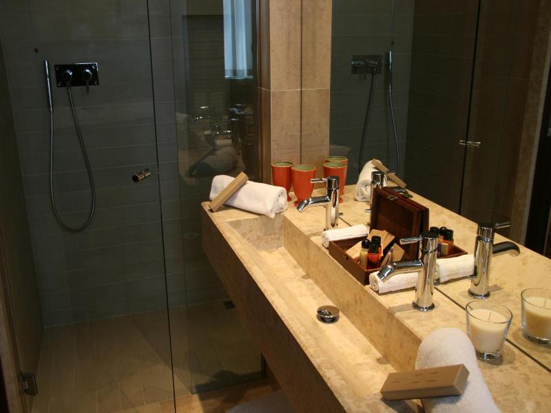 Balneum Boutique Hotel & B&b image