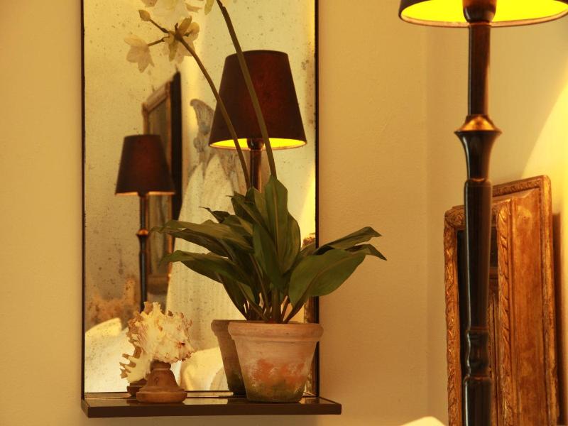 Balneum Boutique Hotel & B&b image