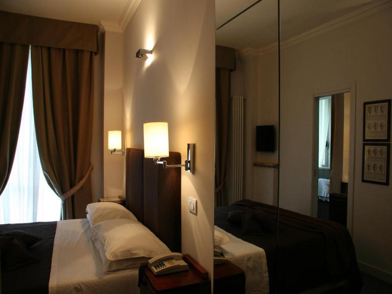 Balneum Boutique Hotel & B&b image