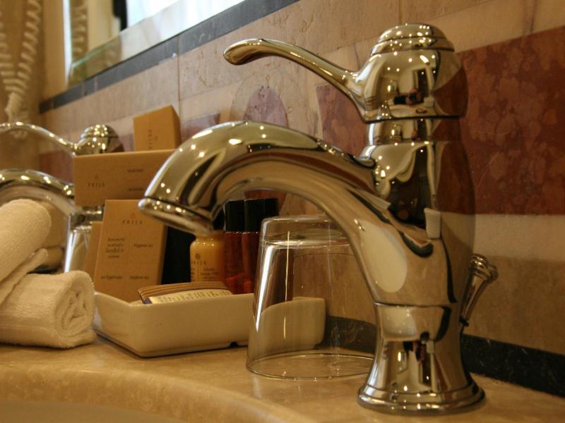 Balneum Boutique Hotel & B&b image