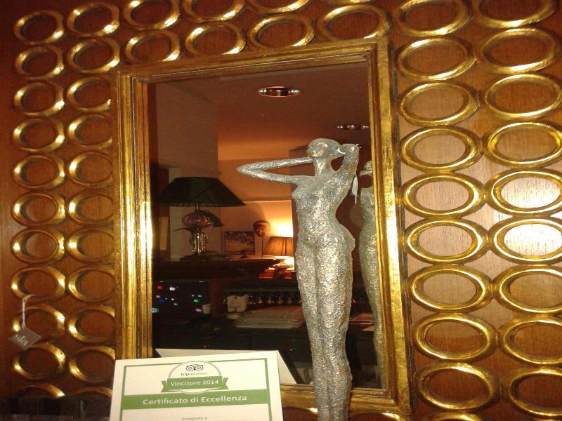 Balneum Boutique Hotel & B&b image