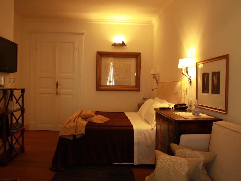 Balneum Boutique Hotel & B&b image