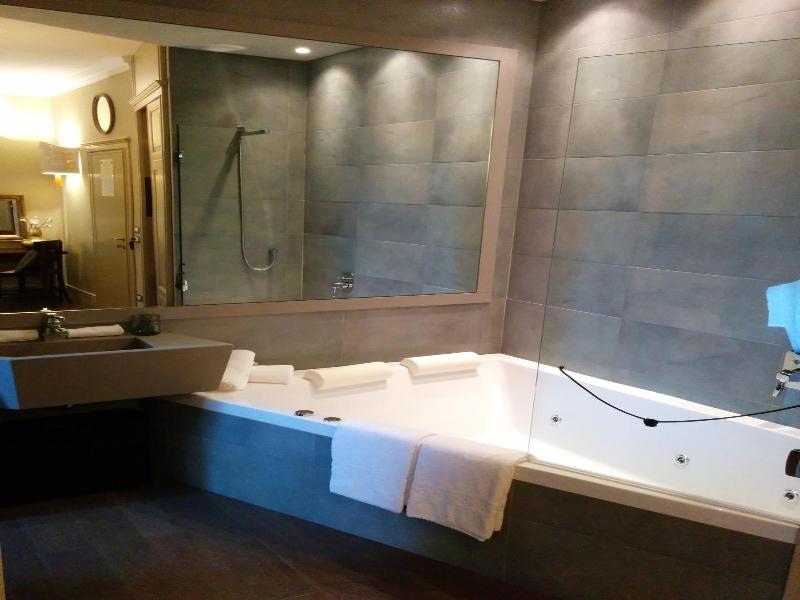 Balneum Boutique Hotel & B&b image