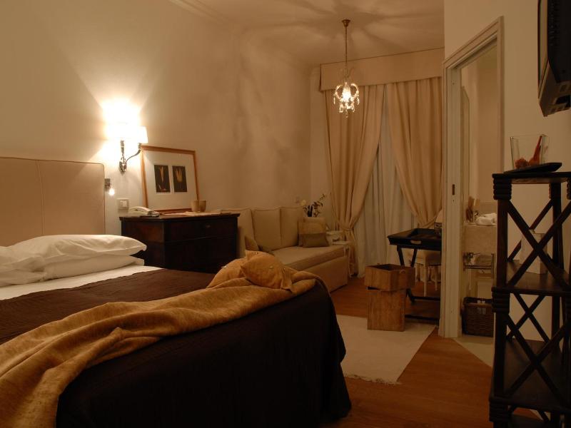 Balneum Boutique Hotel & B&b image
