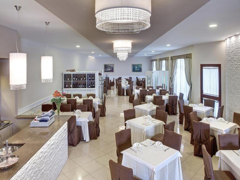 Lo Scacciapensieri Hotel & Restaurant image