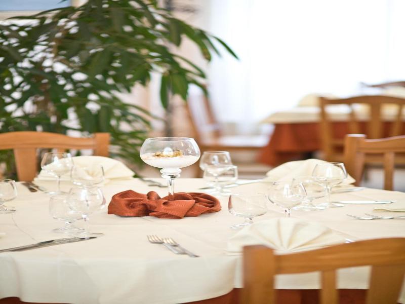 Lo Scacciapensieri Hotel & Restaurant image