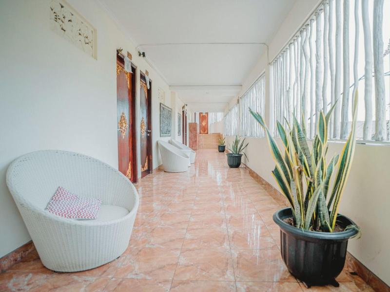 The Tanis Villas & Hotel Lembongan image