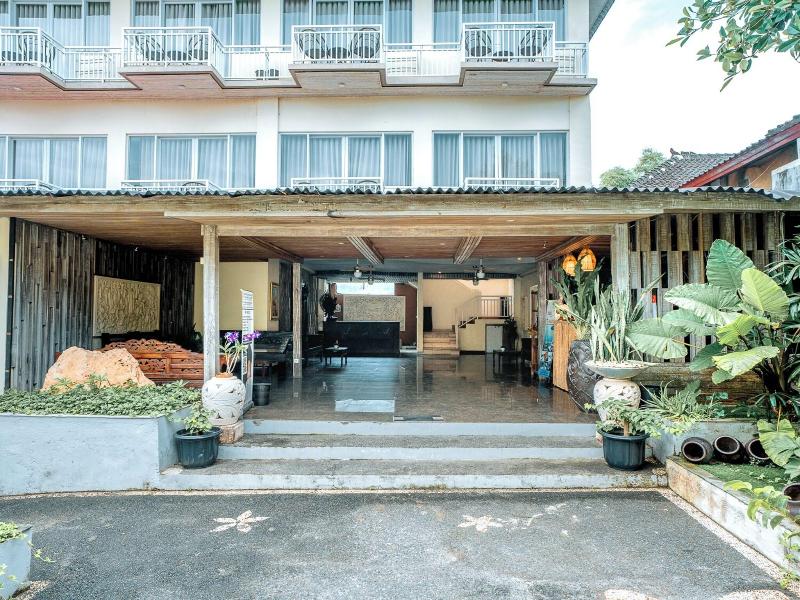 The Tanis Villas & Hotel Lembongan image