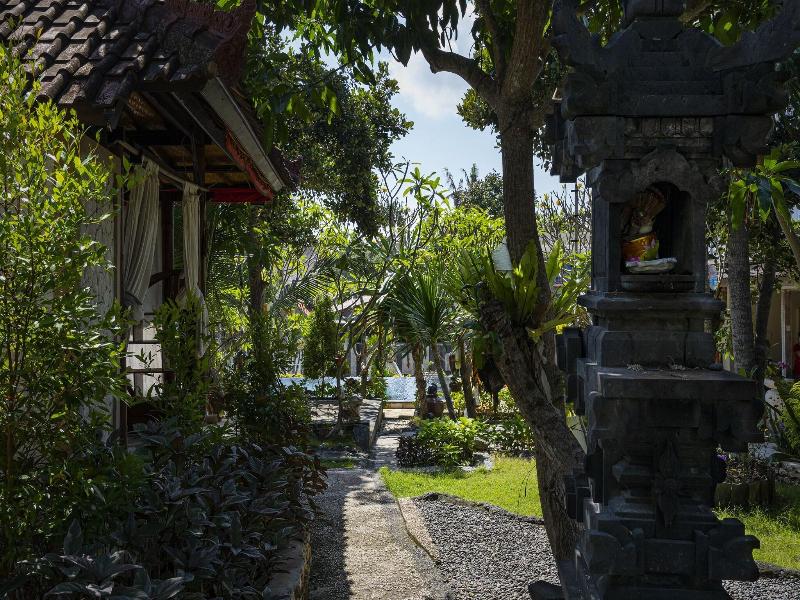 The Tanis Villas & Hotel Lembongan image