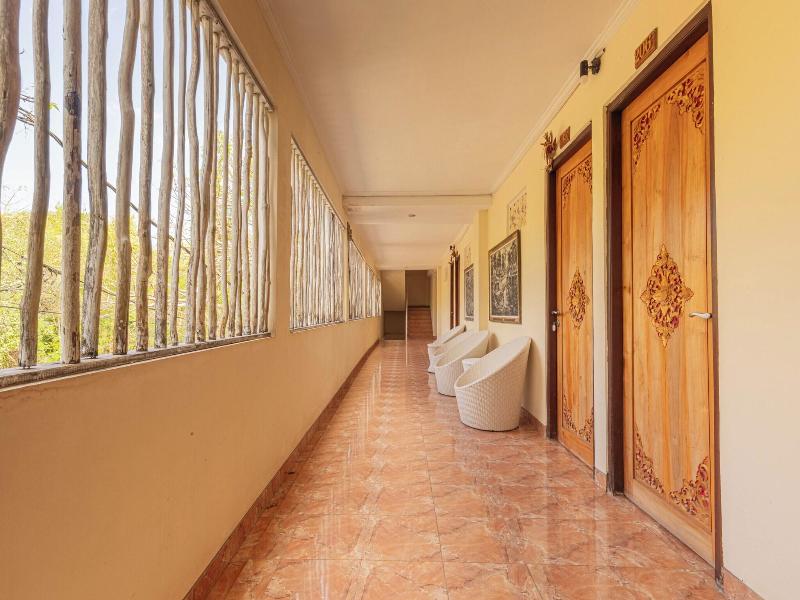 The Tanis Villas & Hotel Lembongan image