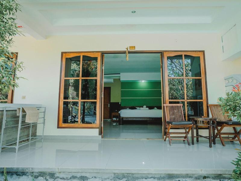 The Tanis Villas & Hotel Lembongan image