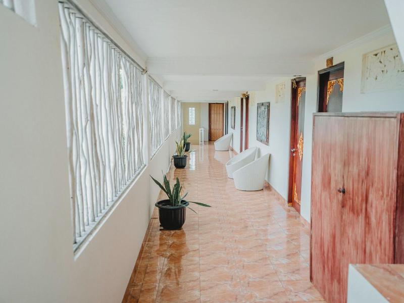 The Tanis Villas & Hotel Lembongan image