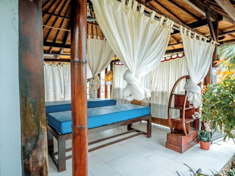 The Tanis Villas & Hotel Lembongan image