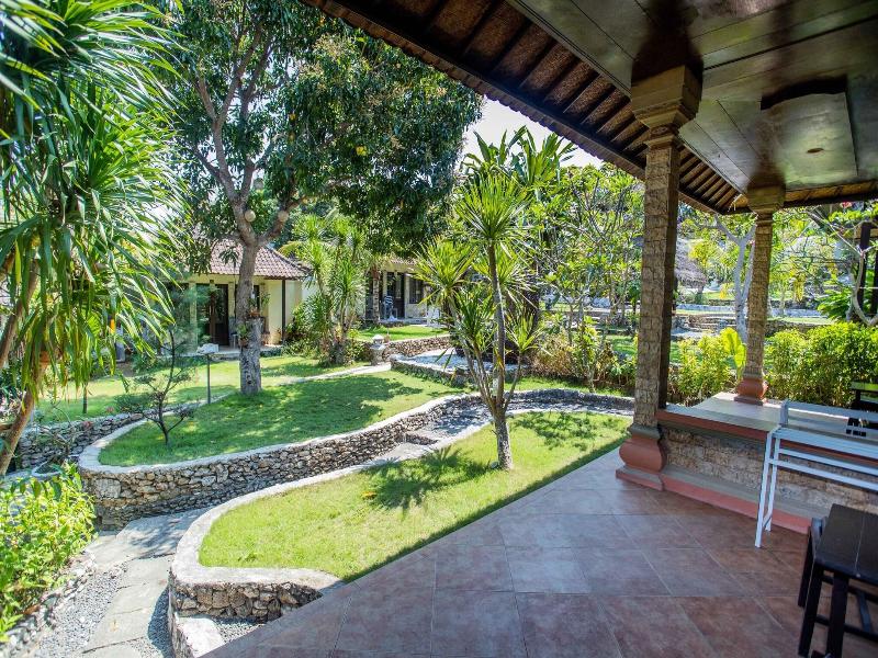 The Tanis Villas & Hotel Lembongan image