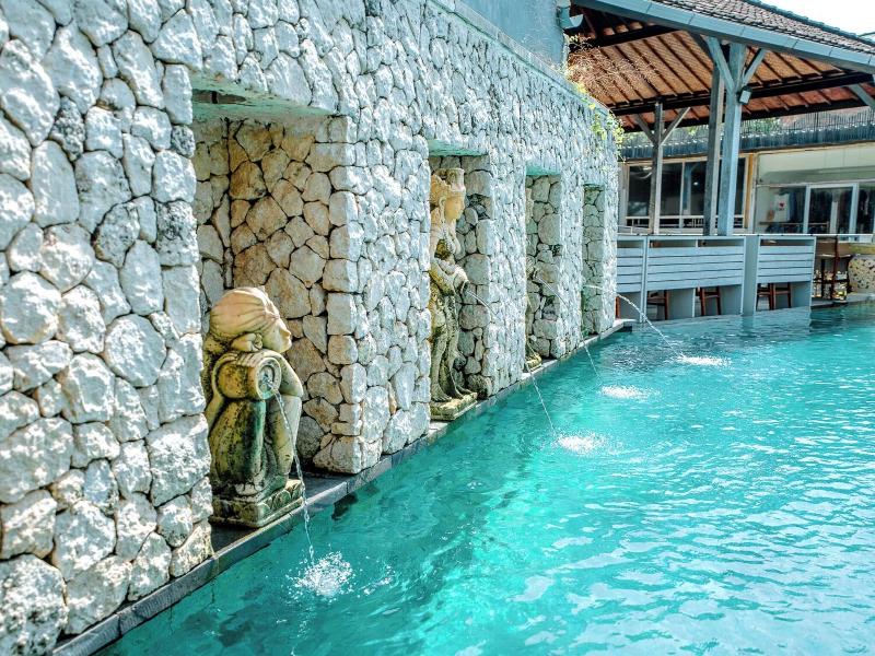 The Tanis Villas & Hotel Lembongan image