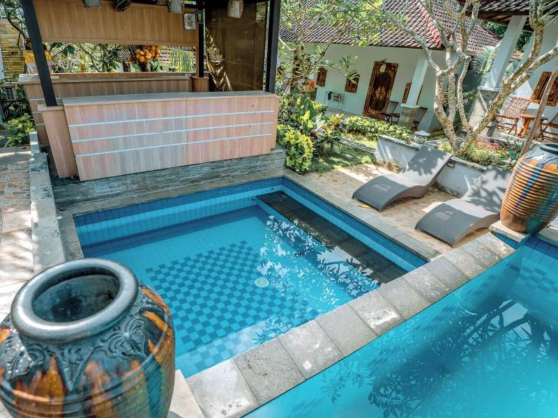 The Tanis Villas & Hotel Lembongan image