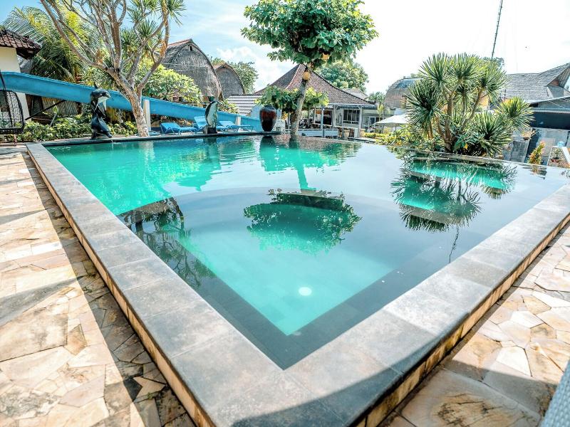 The Tanis Villas & Hotel Lembongan image