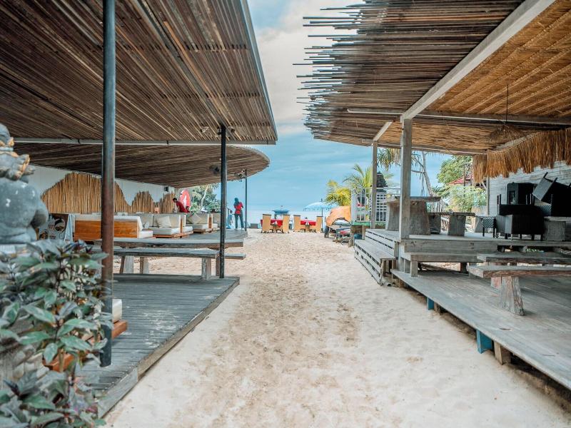 The Tanis Villas & Hotel Lembongan image
