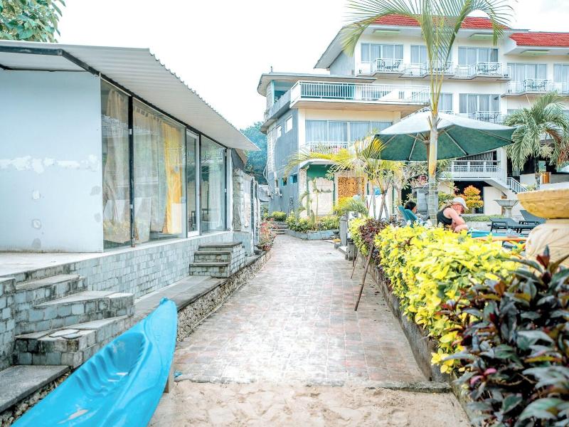 The Tanis Villas & Hotel Lembongan image