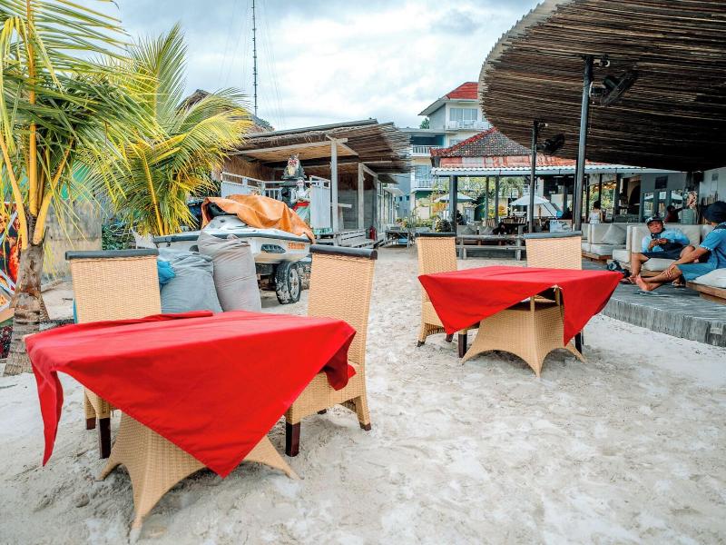 The Tanis Villas & Hotel Lembongan image