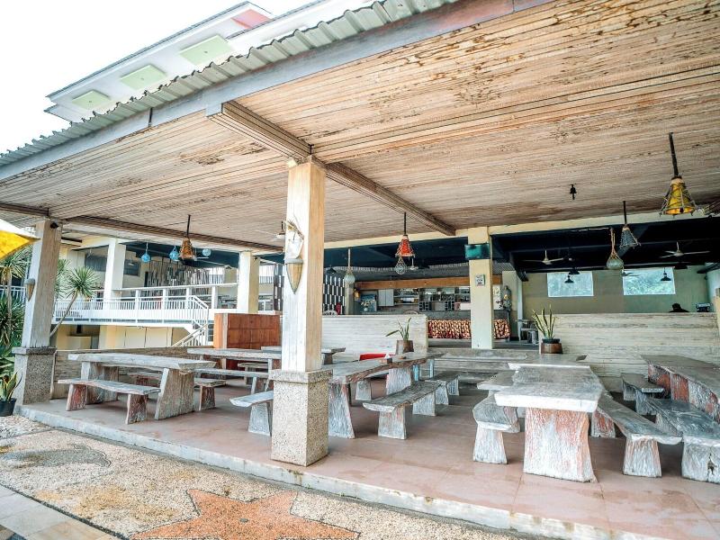 The Tanis Villas & Hotel Lembongan image