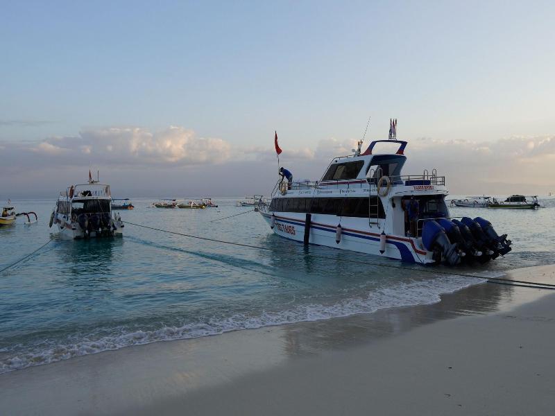 The Tanis Villas & Hotel Lembongan image
